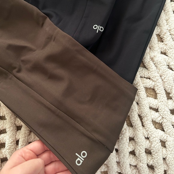 Alo Yoga Set. Two pants and crop top. Size M. Like new ! - Picture 5 of 6